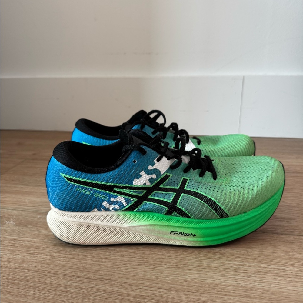 ASICS Magic Speed Size 9